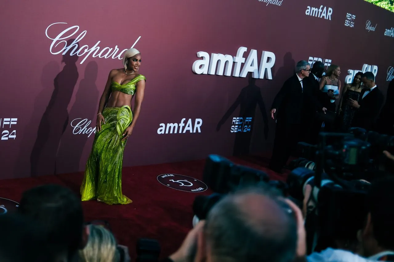 KELLY ROWLAND STILLS AT AMFAR CANNES GALA IN ANTIBES2